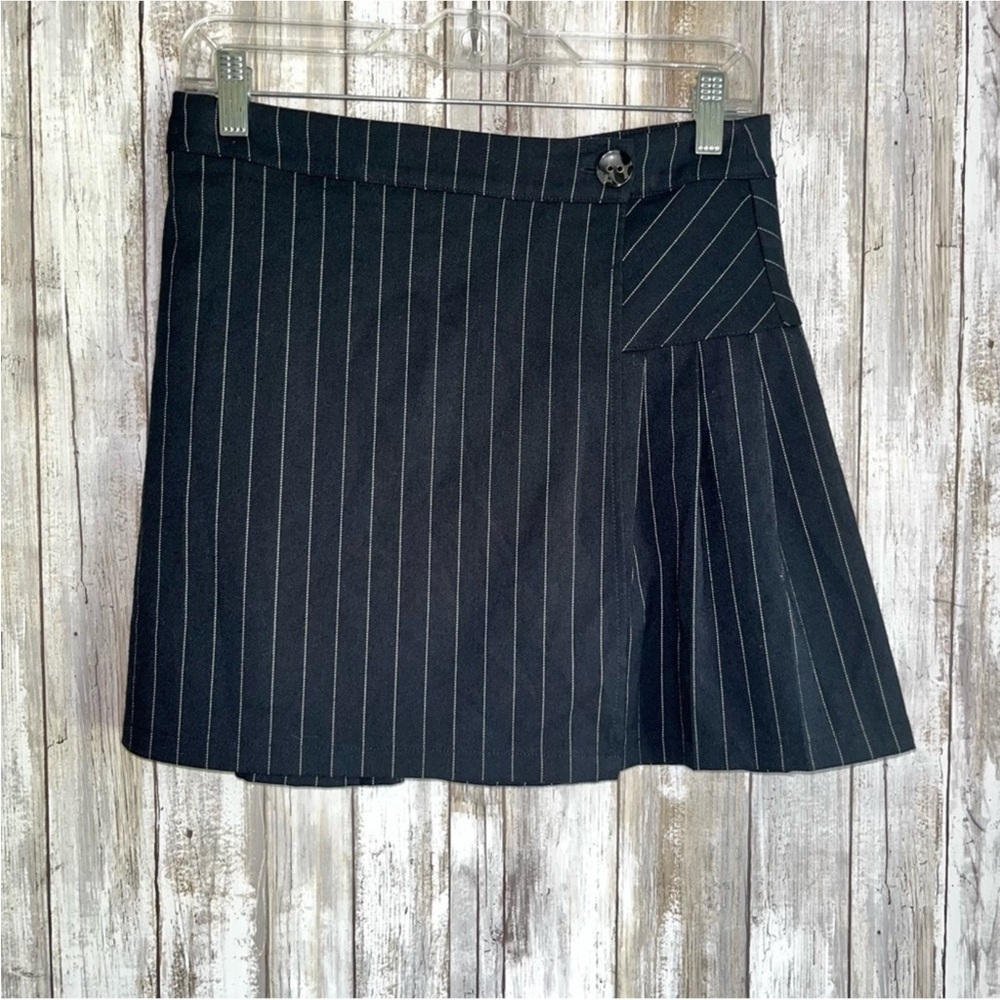 Urban Outfitters Black Pinstripe Preppy 90s/Y2K Style A Line Skirt - Picture 2 of 5